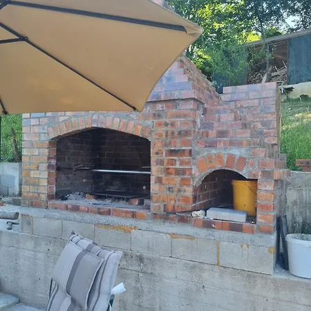 Vikendica Artos * بيهاتش