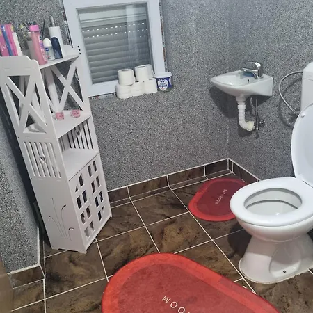 بيت للعطل Vikendica Artos *