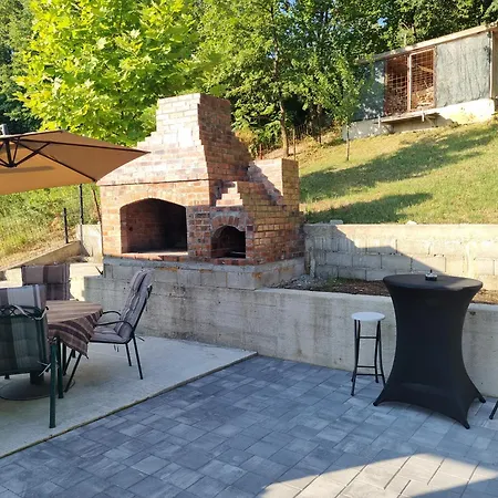 Vikendica Artos بيت للعطل *